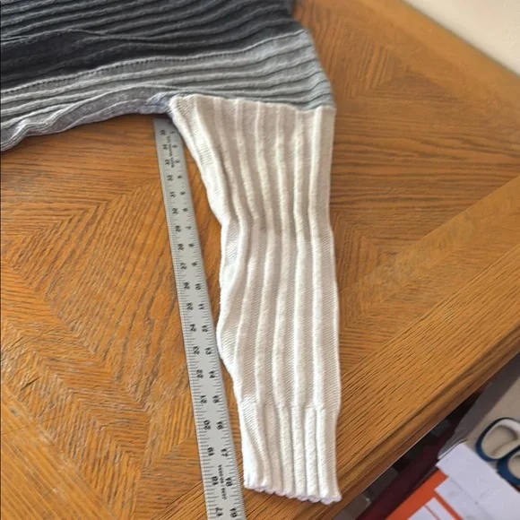 Time and Tru Black and Gray Ribbed Turtleneck Sweater - Picture 10 of 13